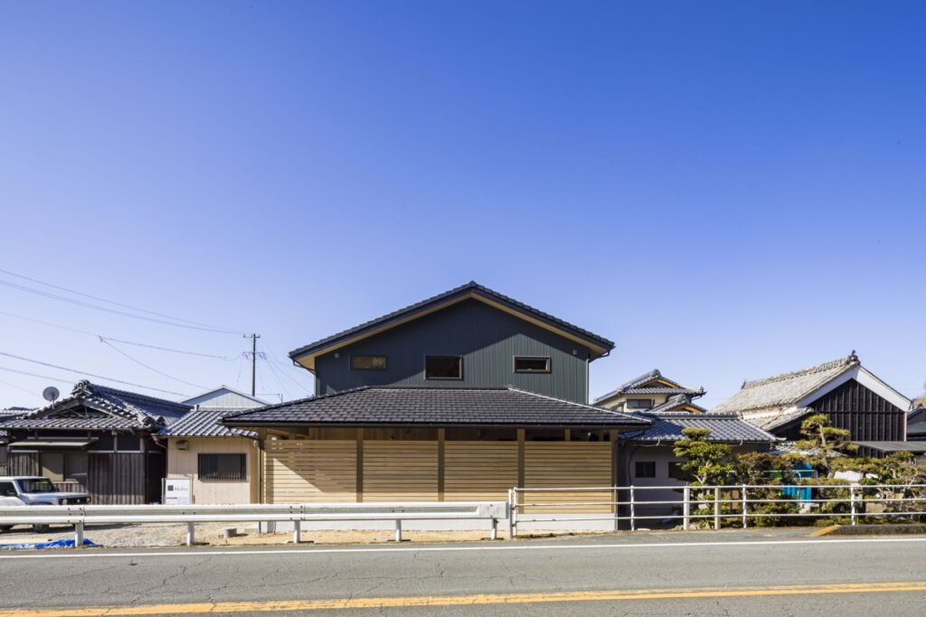 伊勢街道沿いの家