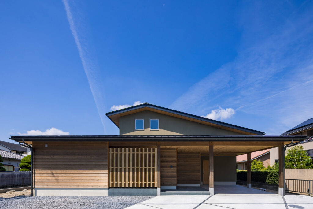 離れのような和室のある平屋