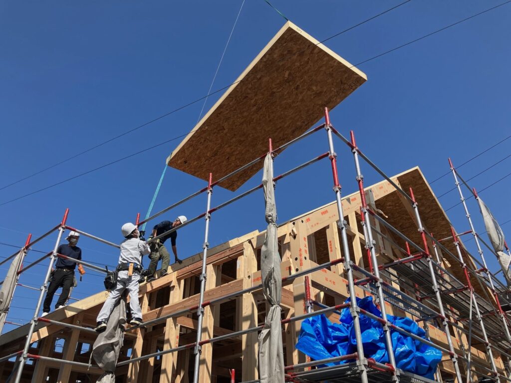 春の天気と伊勢の建て方