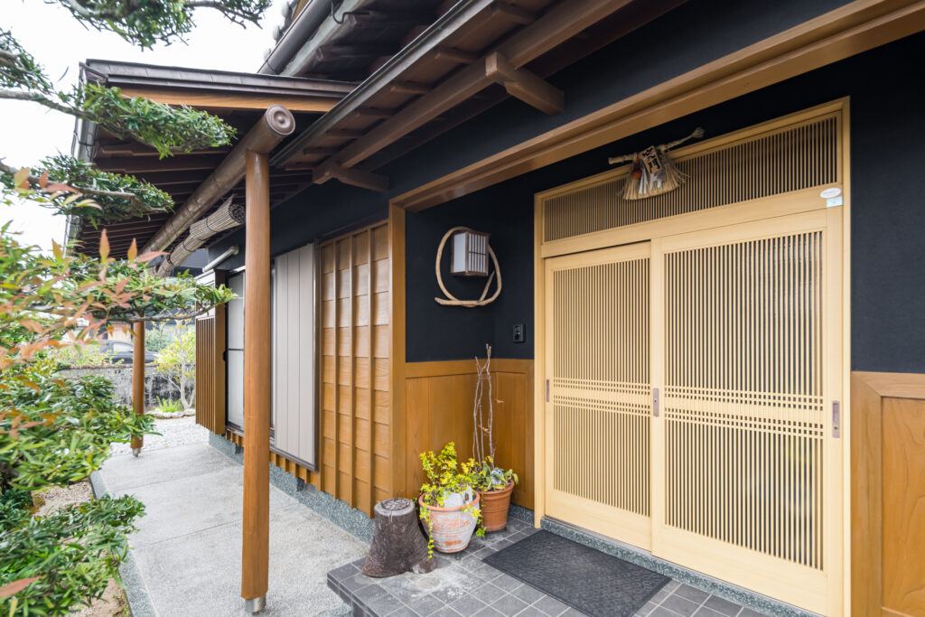 受け継いだ平屋を、家族の住まいへ